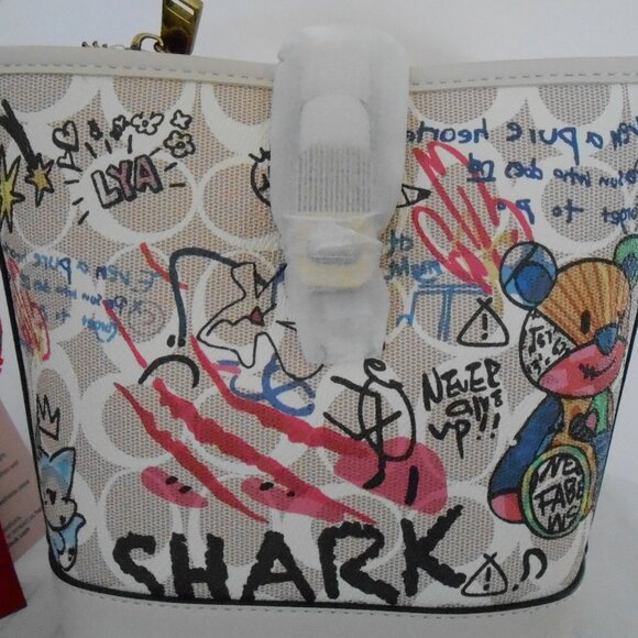 FOXLOVER Coated Canvas Small Bucket Crossbody/Shoulder Bag Purse Graffiti-NWT - Picture 4 of 7